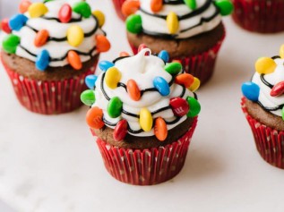 Holiday Cupcake Decorating for Teens